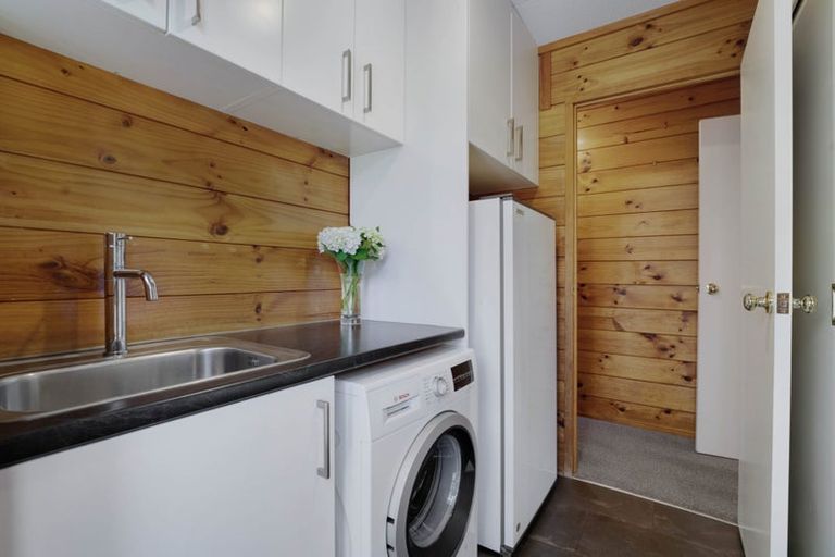 Photo of property in 1/57 Seaview Road, Glenfield, Auckland, 0629