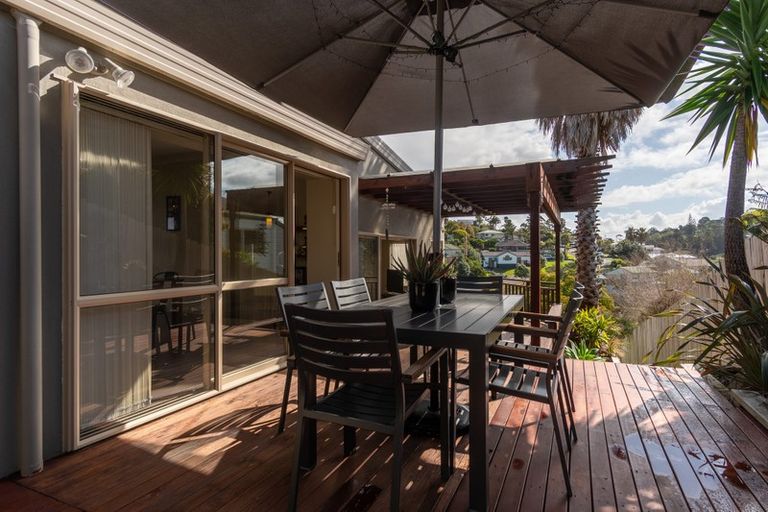 Photo of property in 5 Coralsea Way, Arkles Bay, Whangaparaoa, 0932