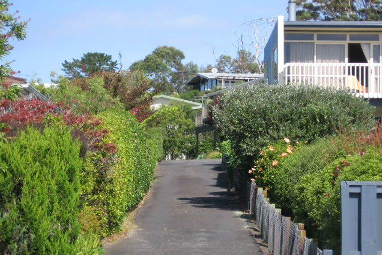 Photo of property in 96 Matipo Road, Mairangi Bay, Auckland, 0630