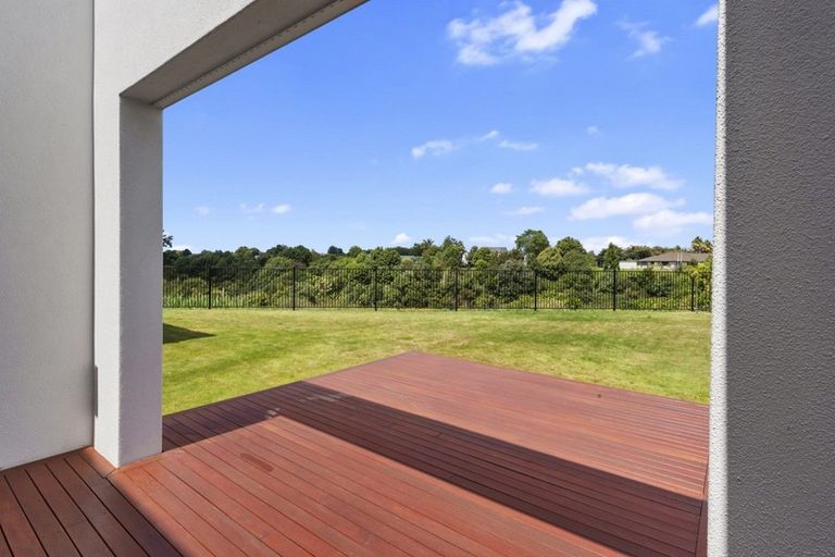 Photo of property in 33 Roy Hilton Drive, Flagstaff, Hamilton, 3210