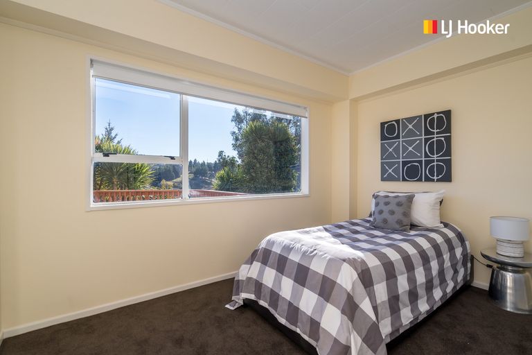 Photo of property in 32 Scotland Terrace, Green Island, Dunedin, 9018