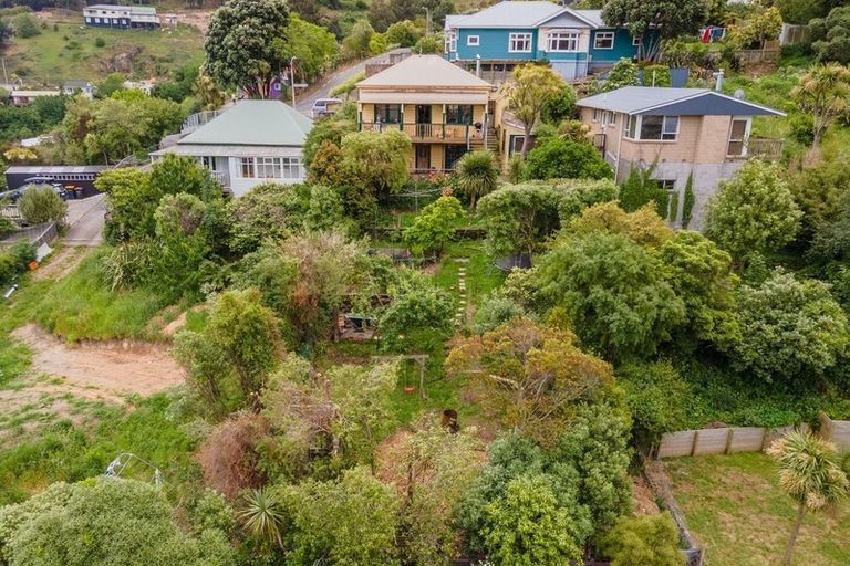 Photo of property in 2 Shackleton Terrace, Lyttelton, 8082