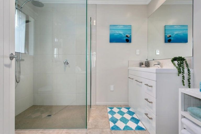 Photo of property in 19 Lilac Close, Cambridge, 3434