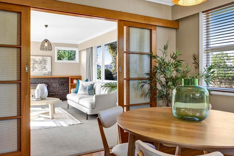 Photo of property in 211 Frankley Road, Frankleigh Park, New Plymouth, 4310