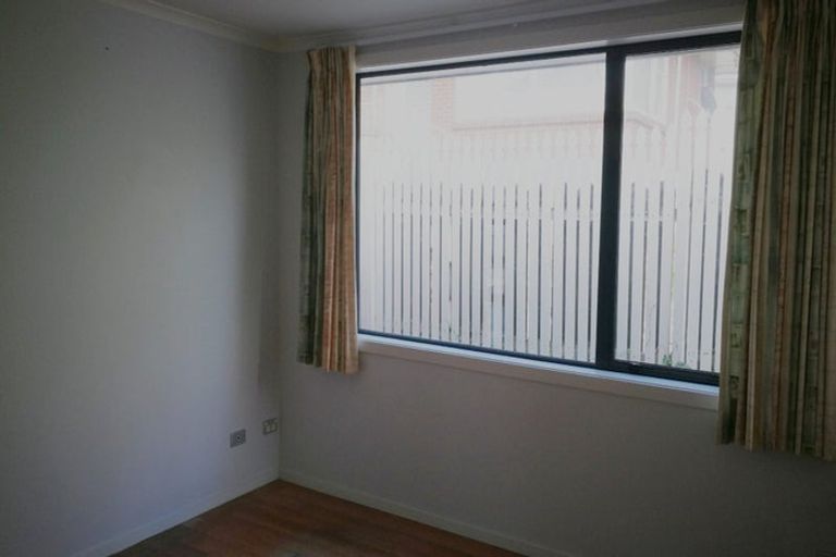 Photo of property in 26a Raleigh Road, Northcote, Auckland, 0627