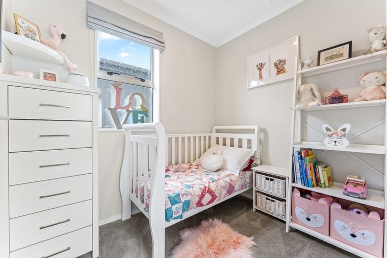 Photo of property in 73 Glidepath Road, Hobsonville, Auckland, 0616