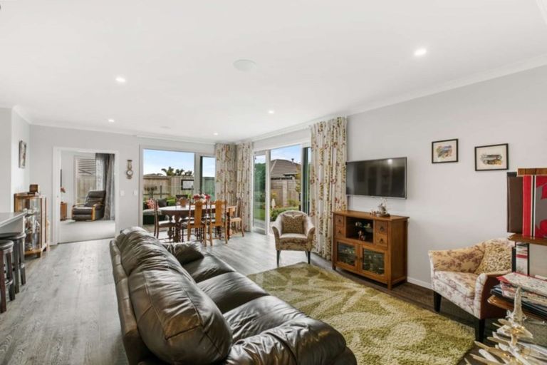 Photo of property in 43 Excelsa Place, Papamoa Beach, Papamoa, 3118