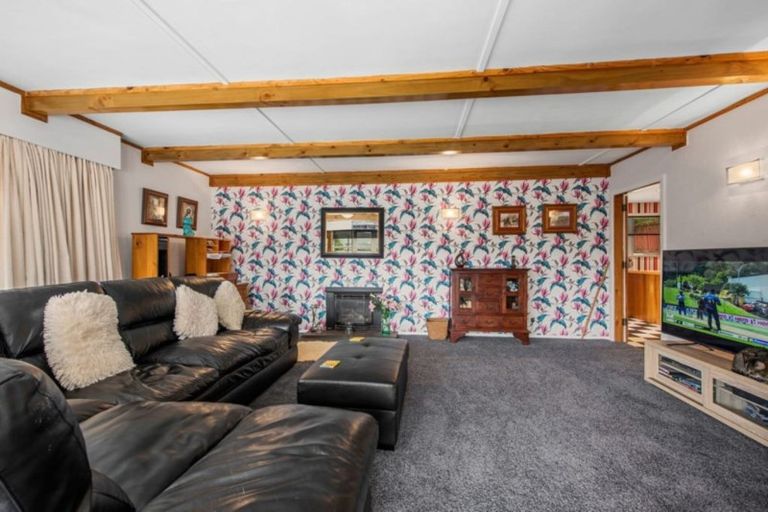 Photo of property in 99 Manuka Street, Stokes Valley, Lower Hutt, 5019