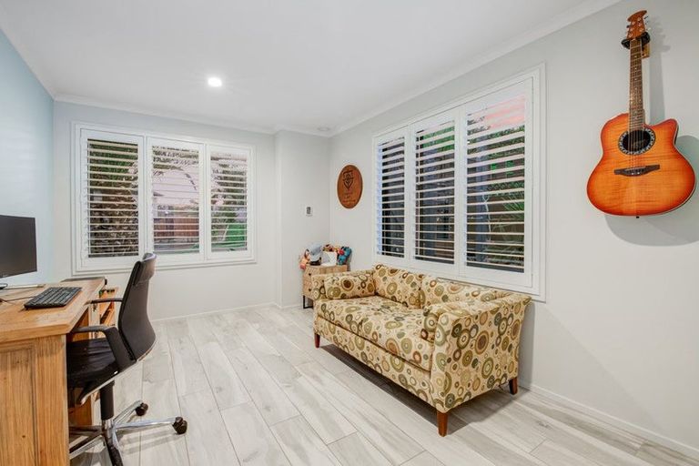 Photo of property in 6 Coral Court, Gulf Harbour, Whangaparaoa, 0930