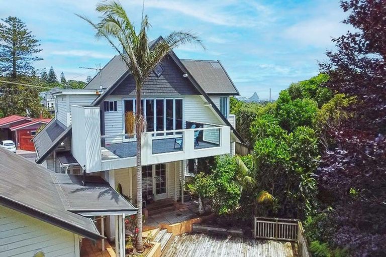 Photo of property in 43 Cameron Street, New Plymouth, 4310