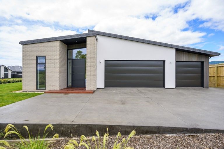 Photo of property in 38 Greenway Crescent, Hope, Richmond, 7020