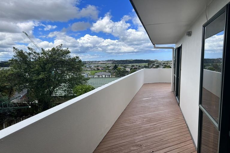 Photo of property in 23 Bluebird Crescent, Unsworth Heights, Auckland, 0632