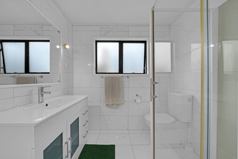 Photo of property in 49 Kurnell Drive, Botany Downs, Auckland, 2010