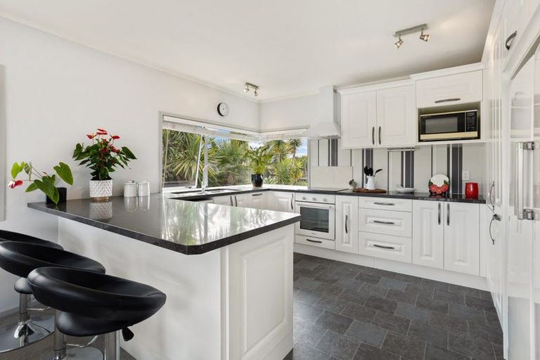 Photo of property in 12 Redwings Close, Whitianga, 3510