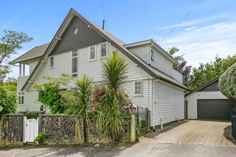 Photo of property in 43 Cameron Street, New Plymouth, 4310