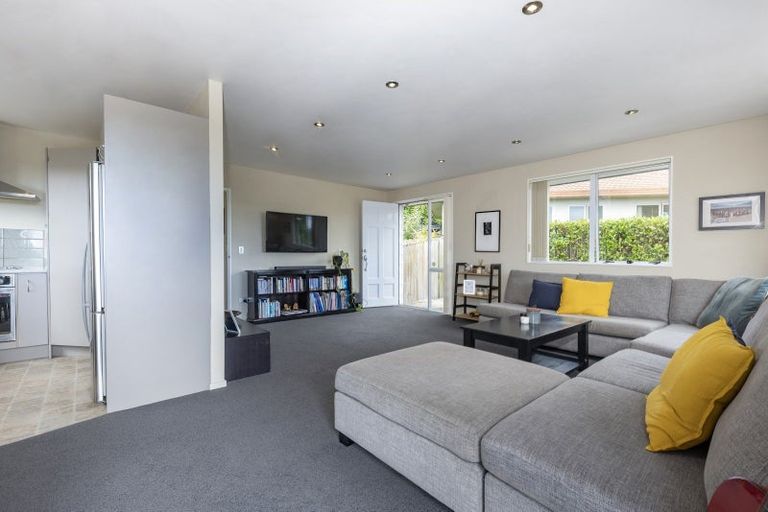 Photo of property in 26 Killygordon Place, Massey, Auckland, 0614