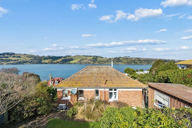 Photo of property in 17 Junction Road, Ravensbourne, Dunedin, 9022