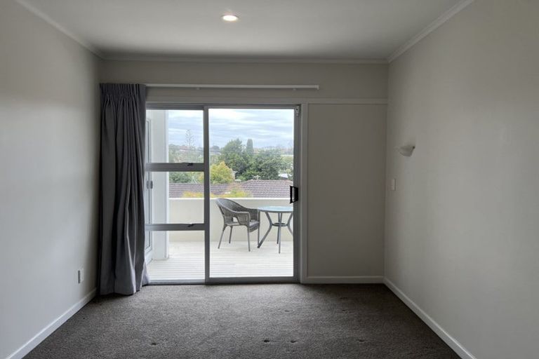Photo of property in 1/43 Hart Road, Hauraki, Auckland, 0622