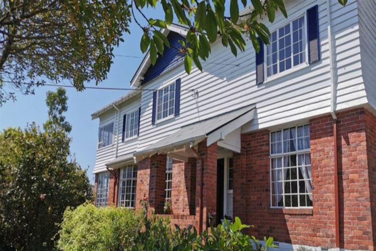 Photo of property in 118 Wellington Street, Picton, 7220