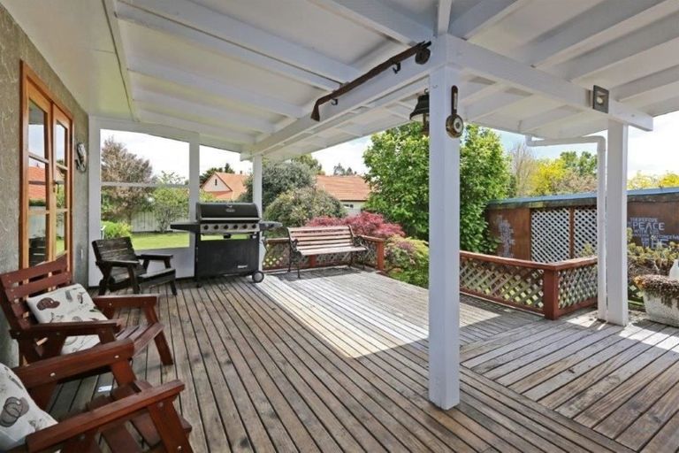 Photo of property in 5 Arataki Road, Havelock North, 4130