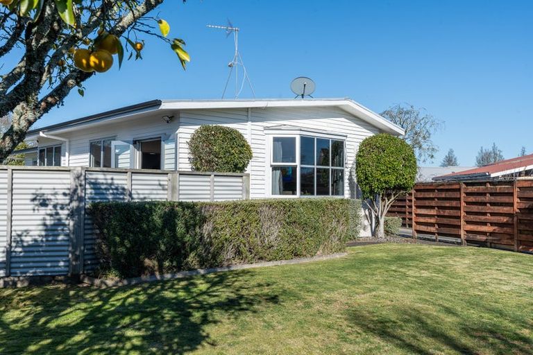 Photo of property in 7 Mahana Road, St Andrews, Hamilton, 3200