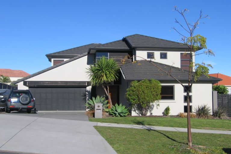 Photo of property in 17 Dunvegan Rise, East Tamaki Heights, Auckland, 2016