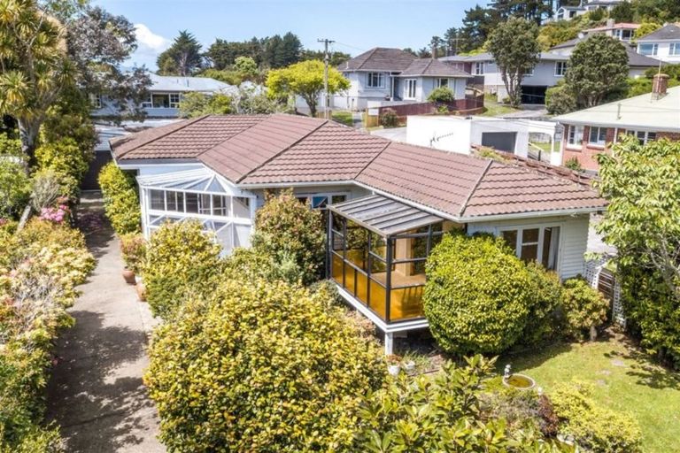 Photo of property in 5 Hollies Crescent, Johnsonville, Wellington, 6037