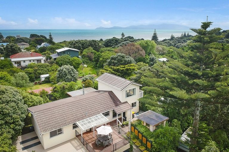 Photo of property in 11 Horomona Road, Paekakariki, 5034