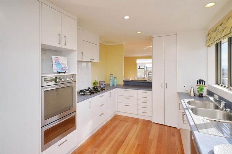 Photo of property in 18 Overdale Drive, Cashmere, Christchurch, 8022