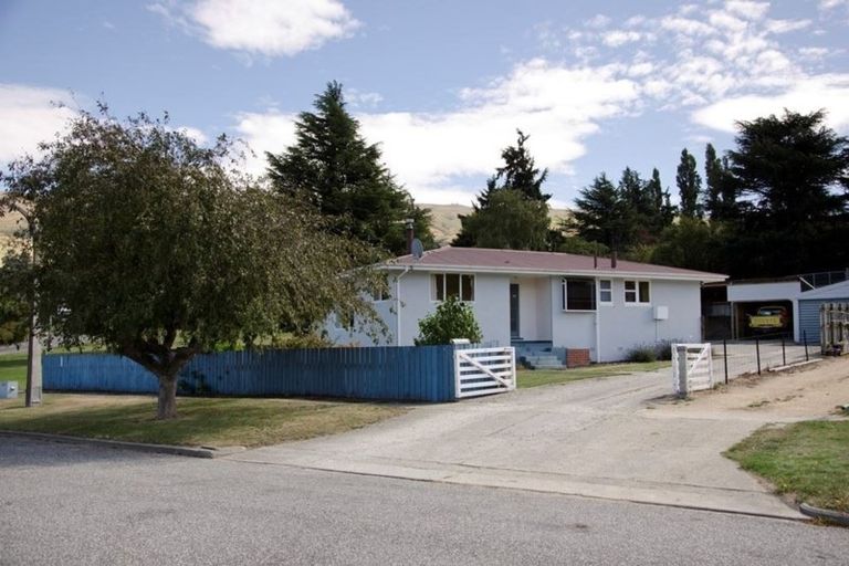 Photo of property in 40 Tamblyn Drive, Lake Roxburgh Village, Roxburgh, 9571