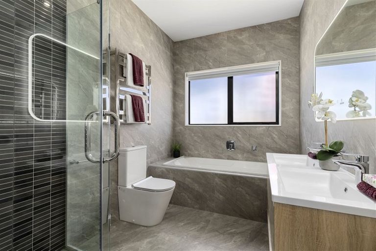 Photo of property in 43 Huarahi Pai Road, Huapai, Kumeu, 0810