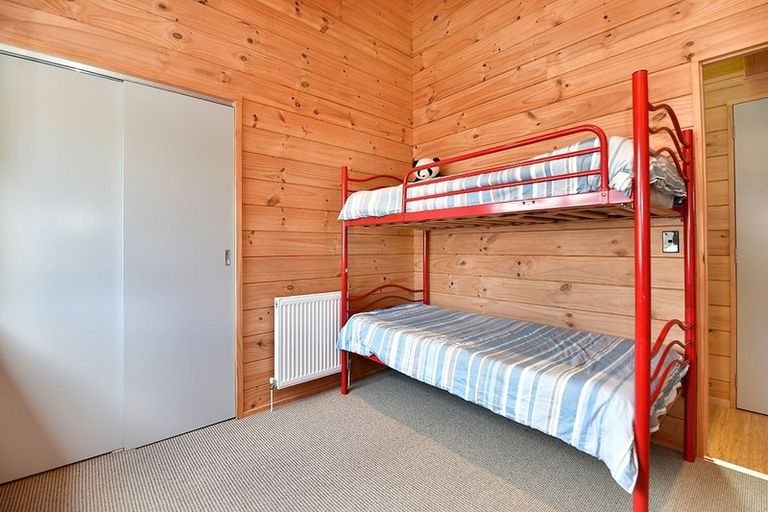 Photo of property in 4 Kanuka Road, Sandspit, Warkworth, 0982