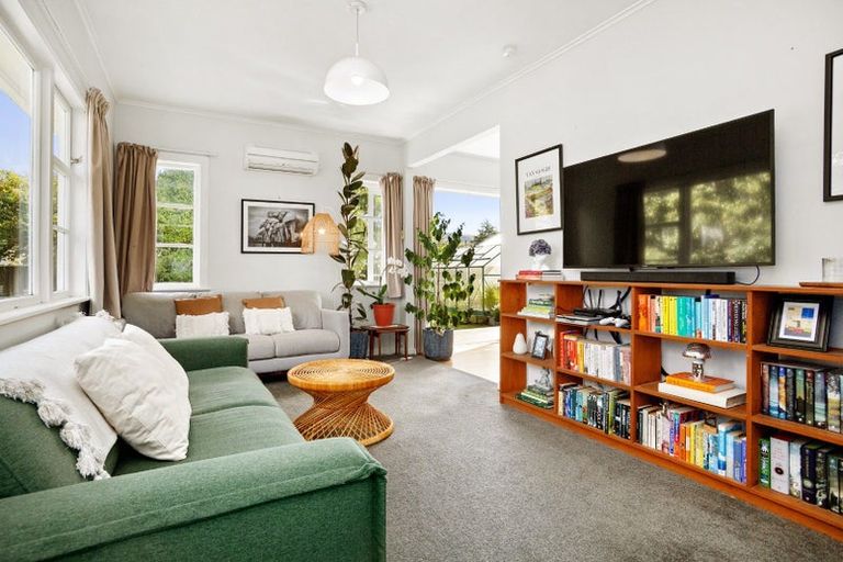 Photo of property in 19 Naenae Road, Naenae, Lower Hutt, 5011