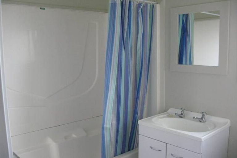 Photo of property in 5a Kopu Place, Clendon Park, Auckland, 2103