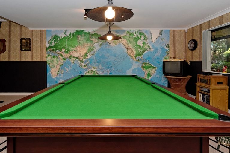 Photo of property in 12 Greenwoods Close, Titirangi, Auckland, 0604