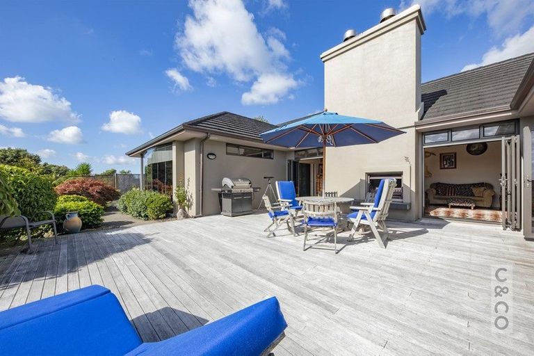 Photo of property in 1 Hawkes Access Road, Waitoki, Silverdale, 0994