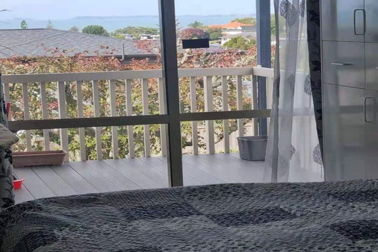 Photo of property in 96 Matipo Road, Mairangi Bay, Auckland, 0630