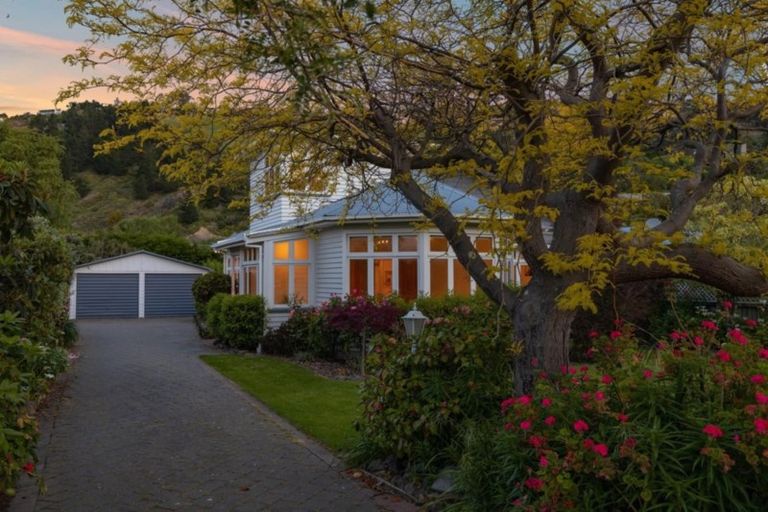 Photo of property in 11 Bay View Road, Moncks Bay, Christchurch, 8081