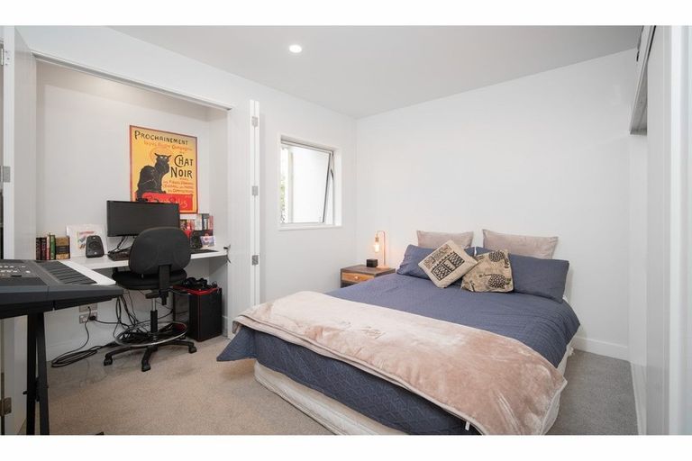 Photo of property in 17 Innes Road, St Albans, Christchurch, 8052