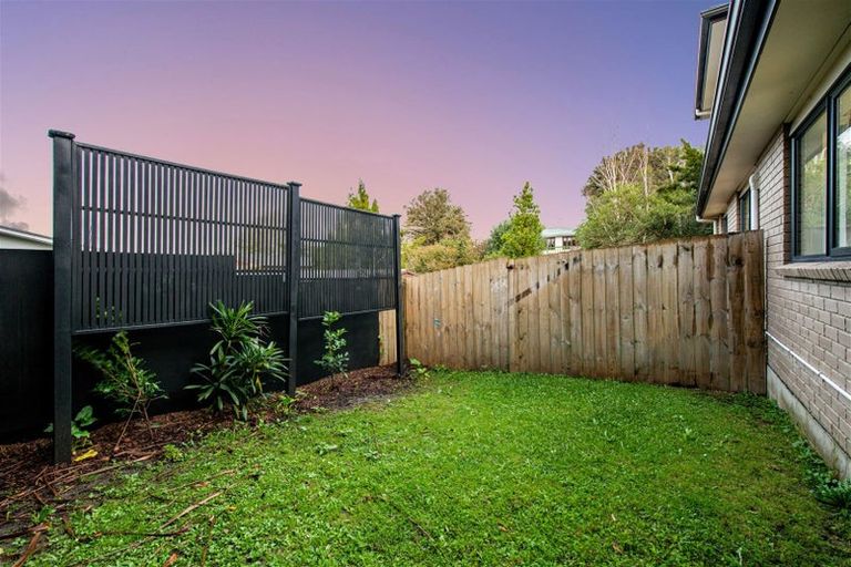 Photo of property in 348b Royal Road, Massey, Auckland, 0614