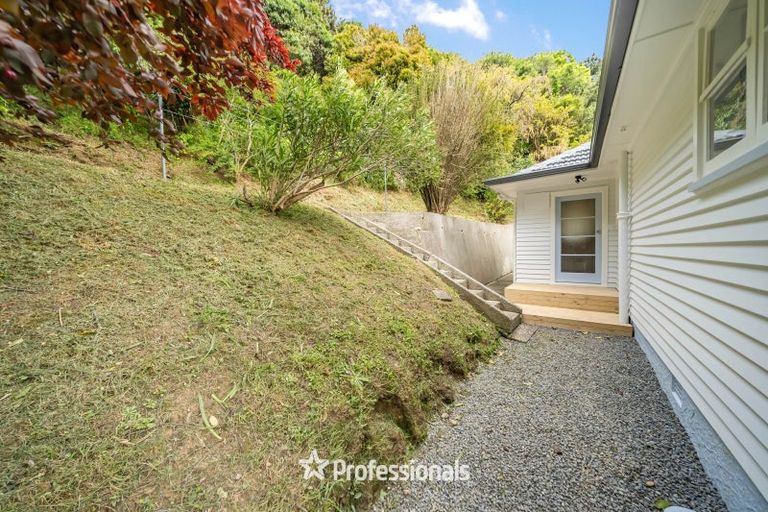 Photo of property in 11 Hill Grove, Naenae, Lower Hutt, 5011