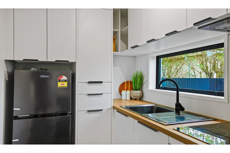 Photo of property in 50a Coopers Road, Dallington, Christchurch, 8061