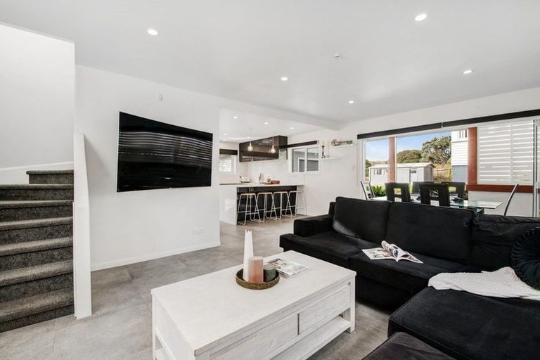 Photo of property in 6 Nelson Street, Helensville, 0800