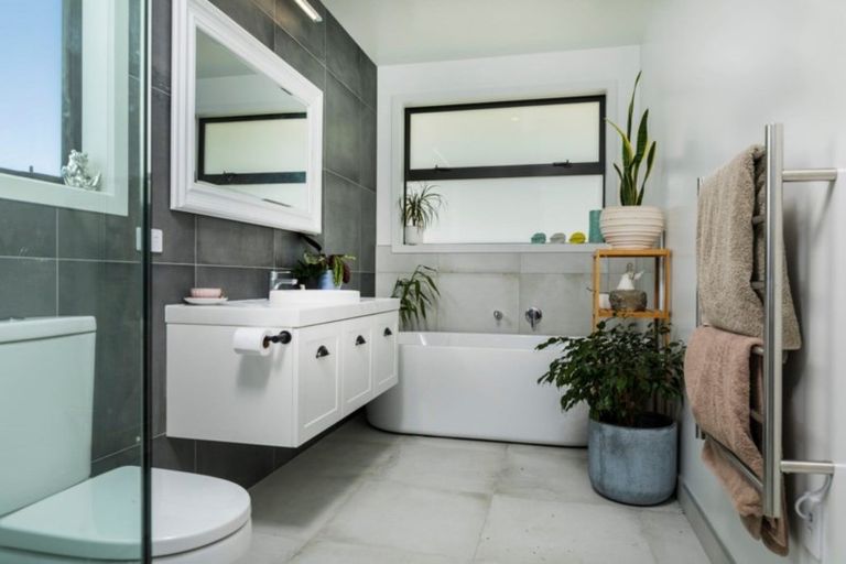 Photo of property in 1164 Weranui Road, Wainui, Silverdale, 0994