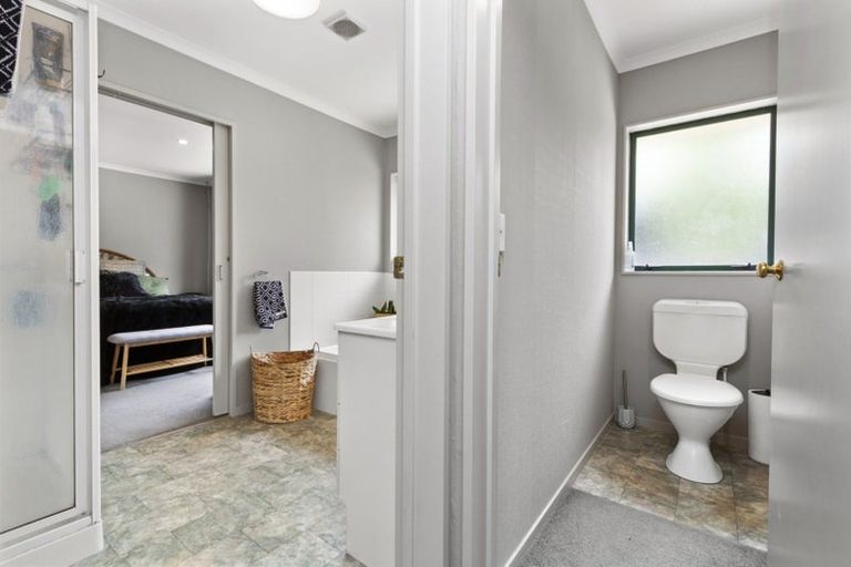 Photo of property in 17 Rosehill Place, Nawton, Hamilton, 3200