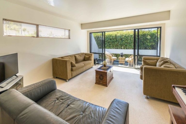 Photo of property in 1/34 Beulah Avenue, Rothesay Bay, Auckland, 0630