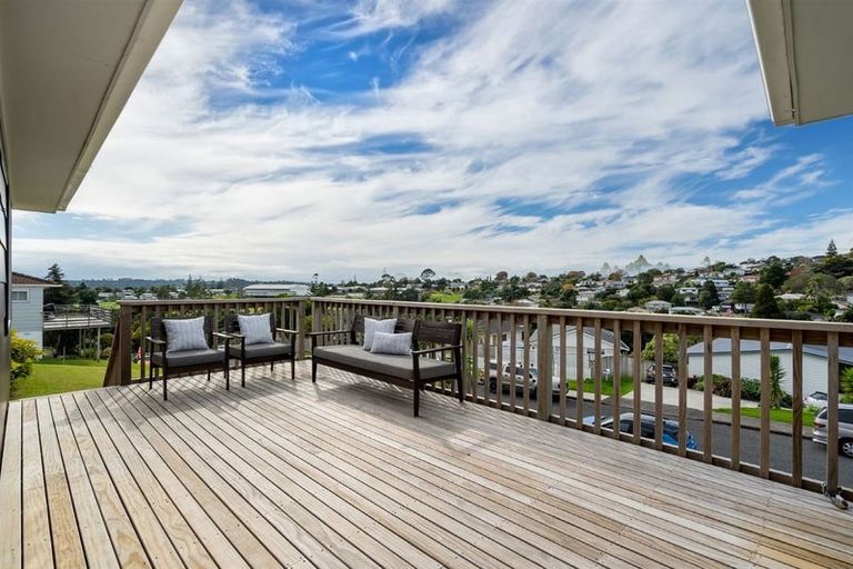 Photo of property in 66 Kia Ora Road, Beach Haven, Auckland, 0626