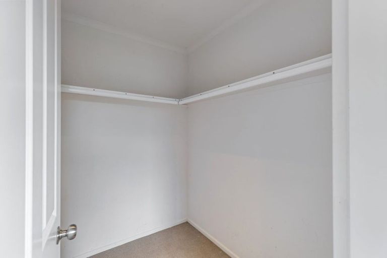 Photo of property in 8 Geneva Terrace, Kelvin Grove, Palmerston North, 4414