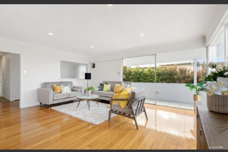 Photo of property in 158 Carlisle Road, Northcross, Auckland, 0632