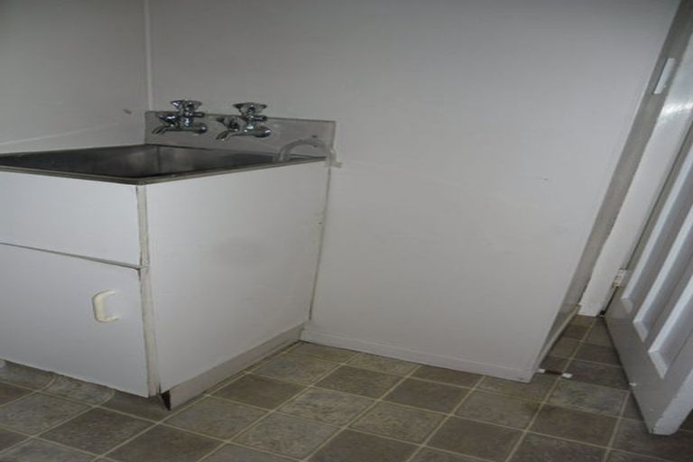 Photo of property in 1/705 Heretaunga Street East, Parkvale, Hastings, 4122